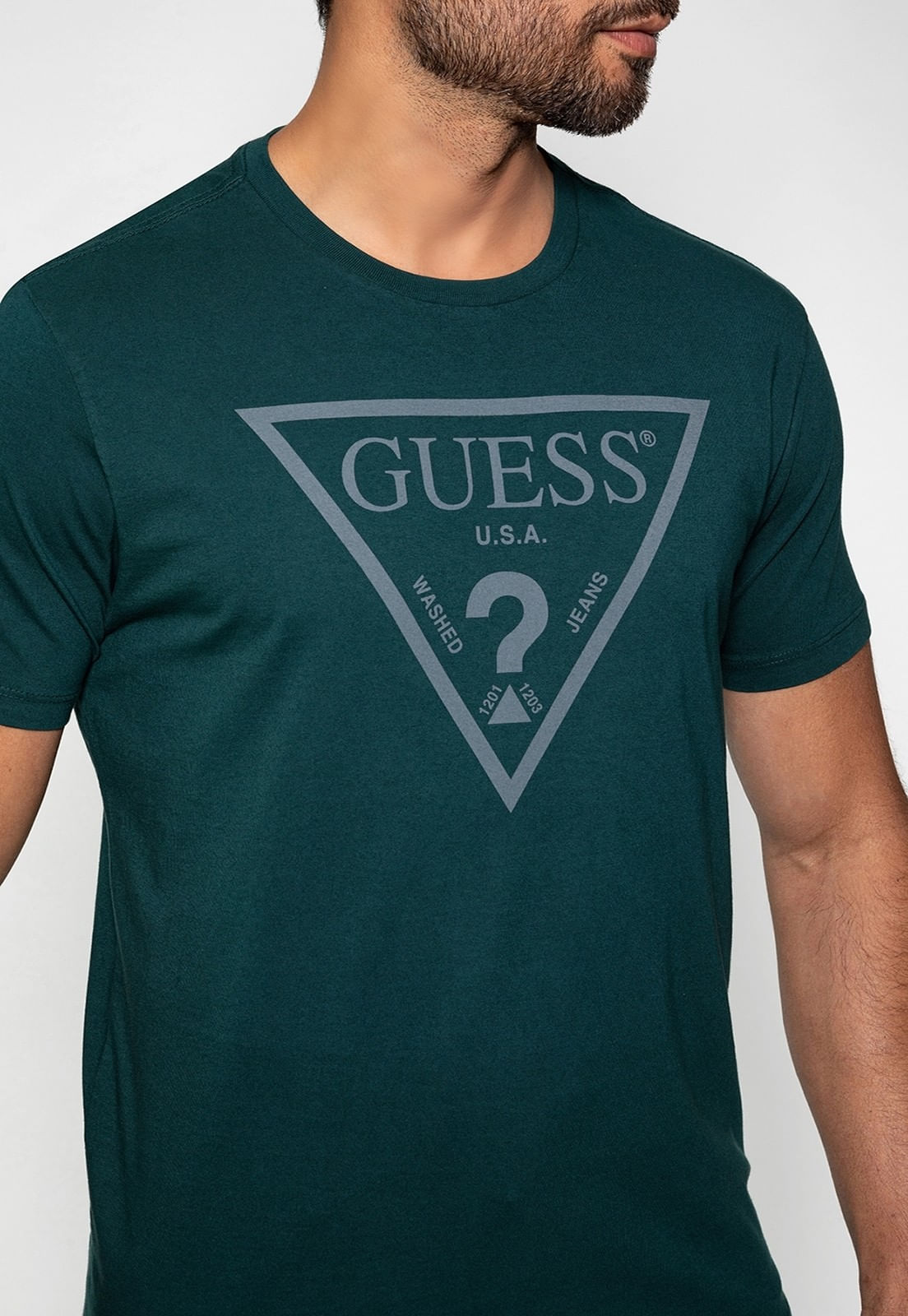 Camiseta Logo Triangulo Relevo Guess Verde Escuro - Imagem 18