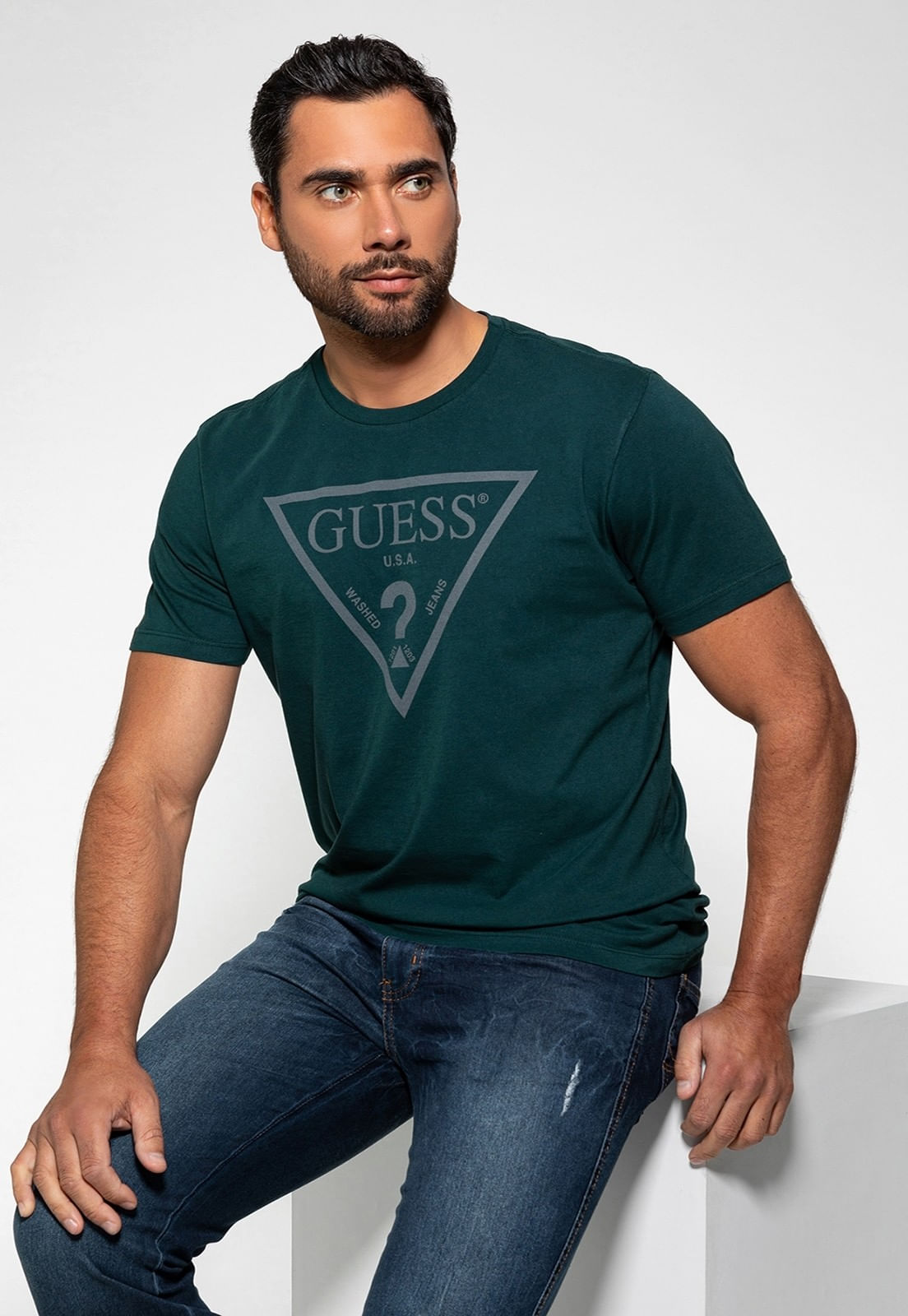 Camiseta Logo Triangulo Relevo Guess Verde Escuro - Imagem 25