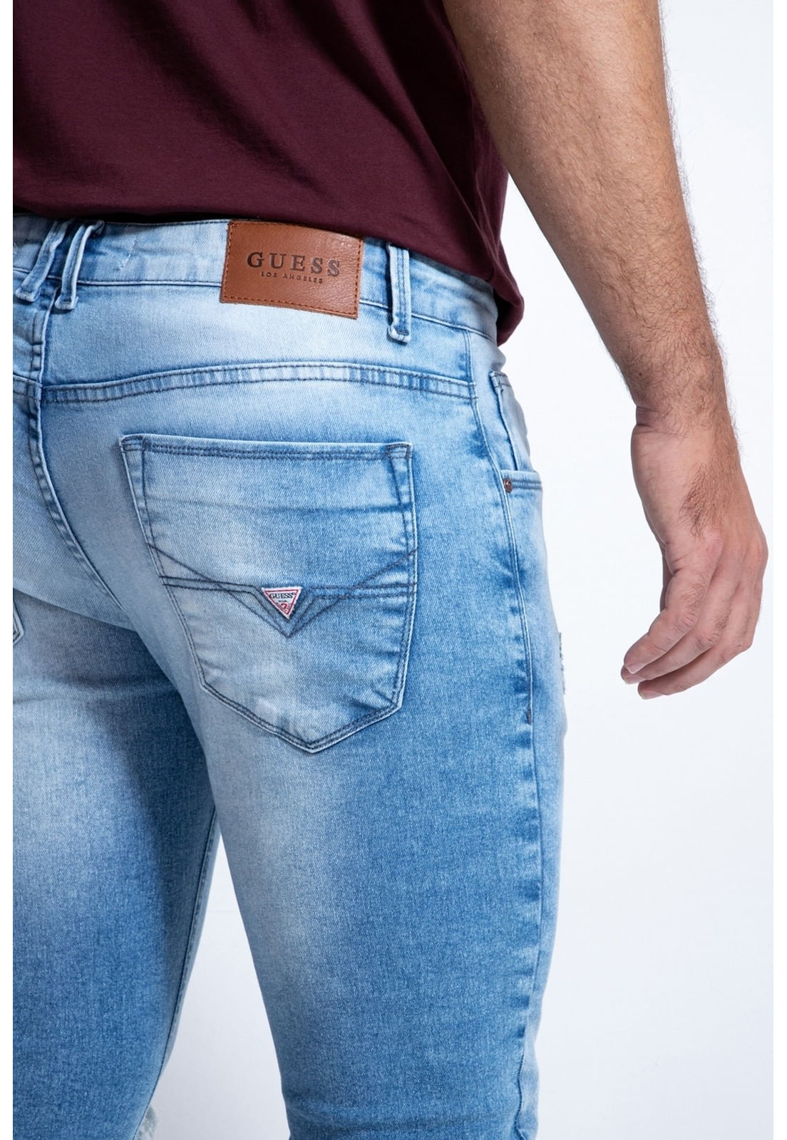 Calça Jeans Skinny Rasgos E Patch Guess Azul Claro - Imagem 4