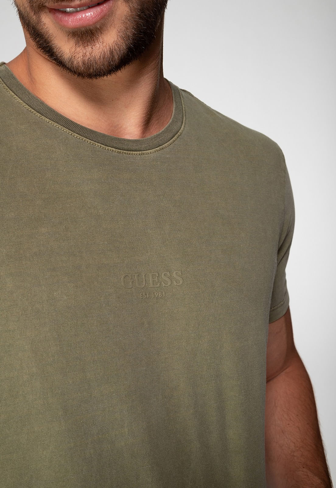 Camiseta Guess Silk Laser Estonada Verde Escuro - Imagem 23