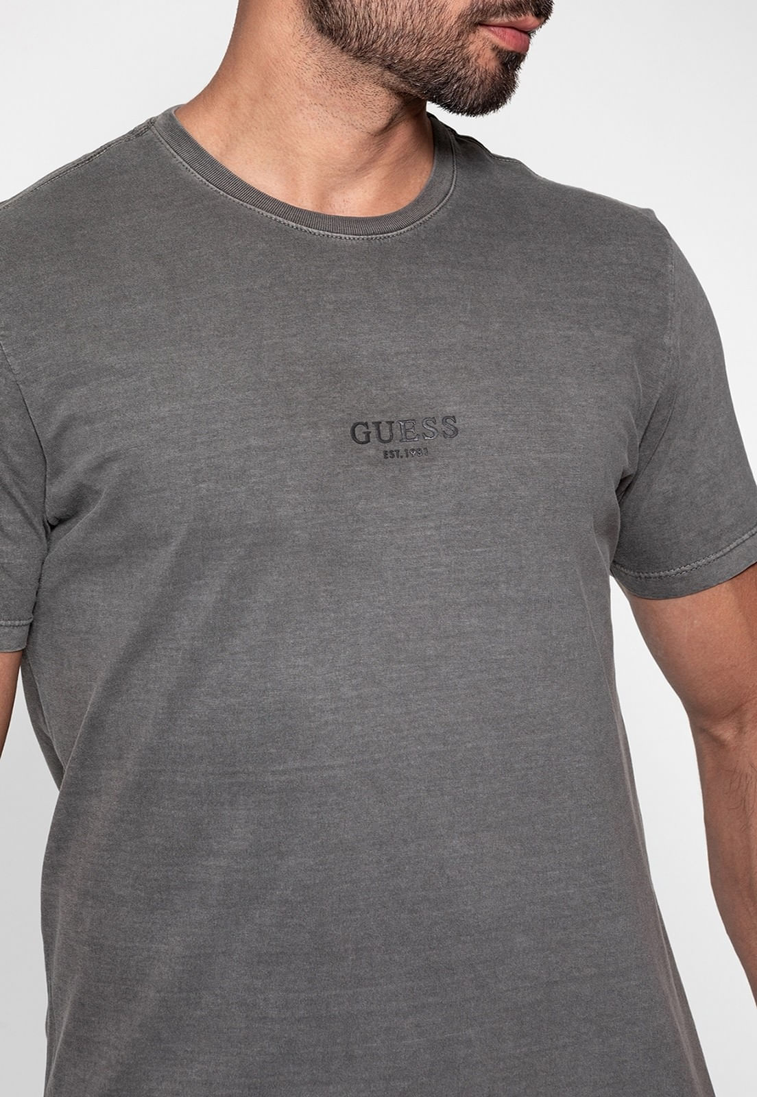 Camiseta Guess Silk Laser Estonada Cinza Escuro - Imagem 15