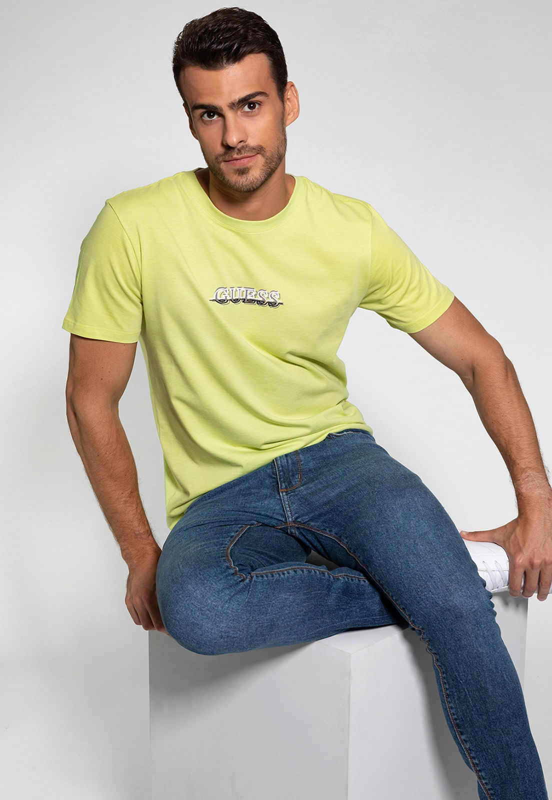 Camiseta Silk Emborrachado Guess Verde - Imagem 25