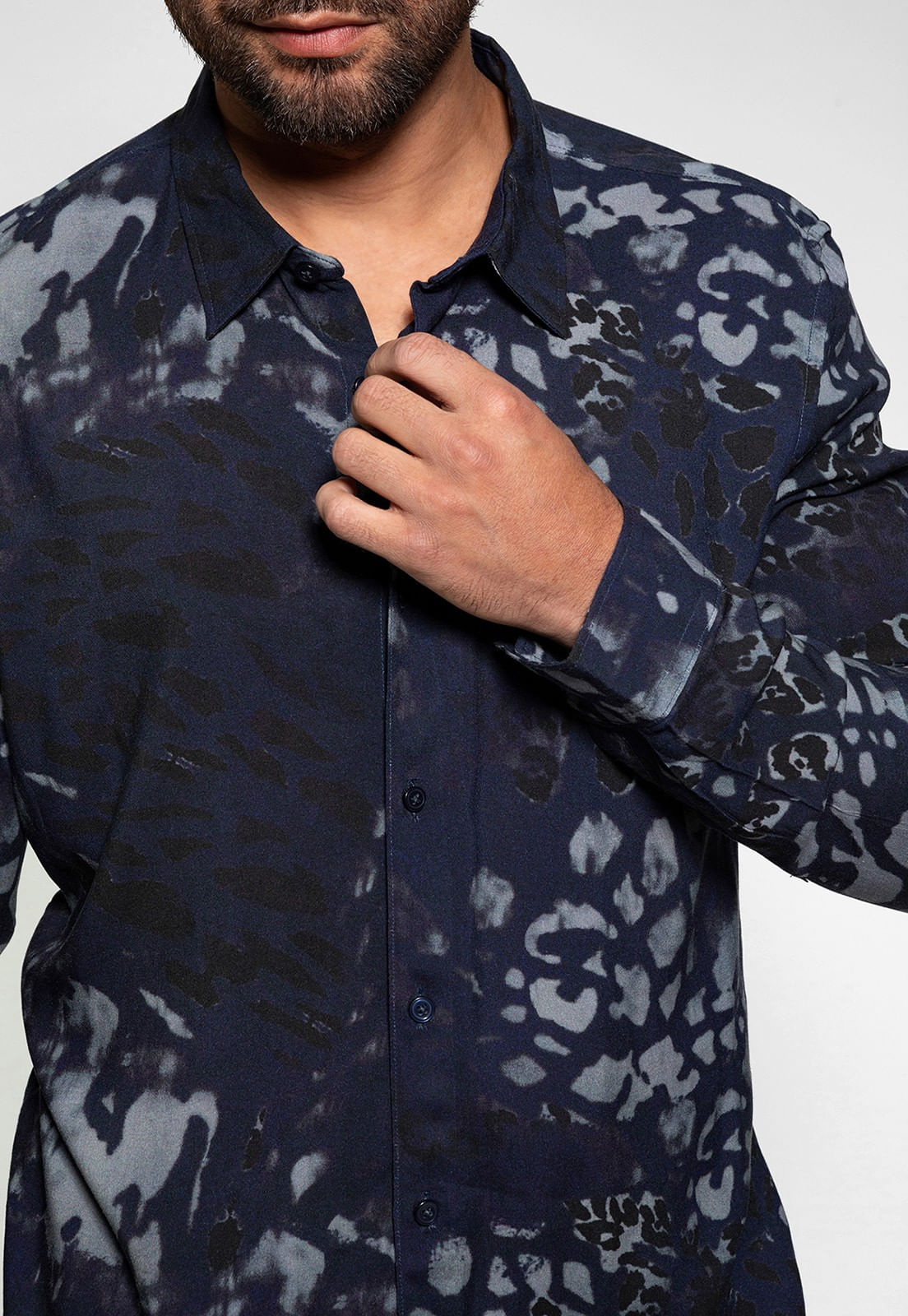 Camisa Manga Longa Midnight Animal Guess Branco - Imagem 9