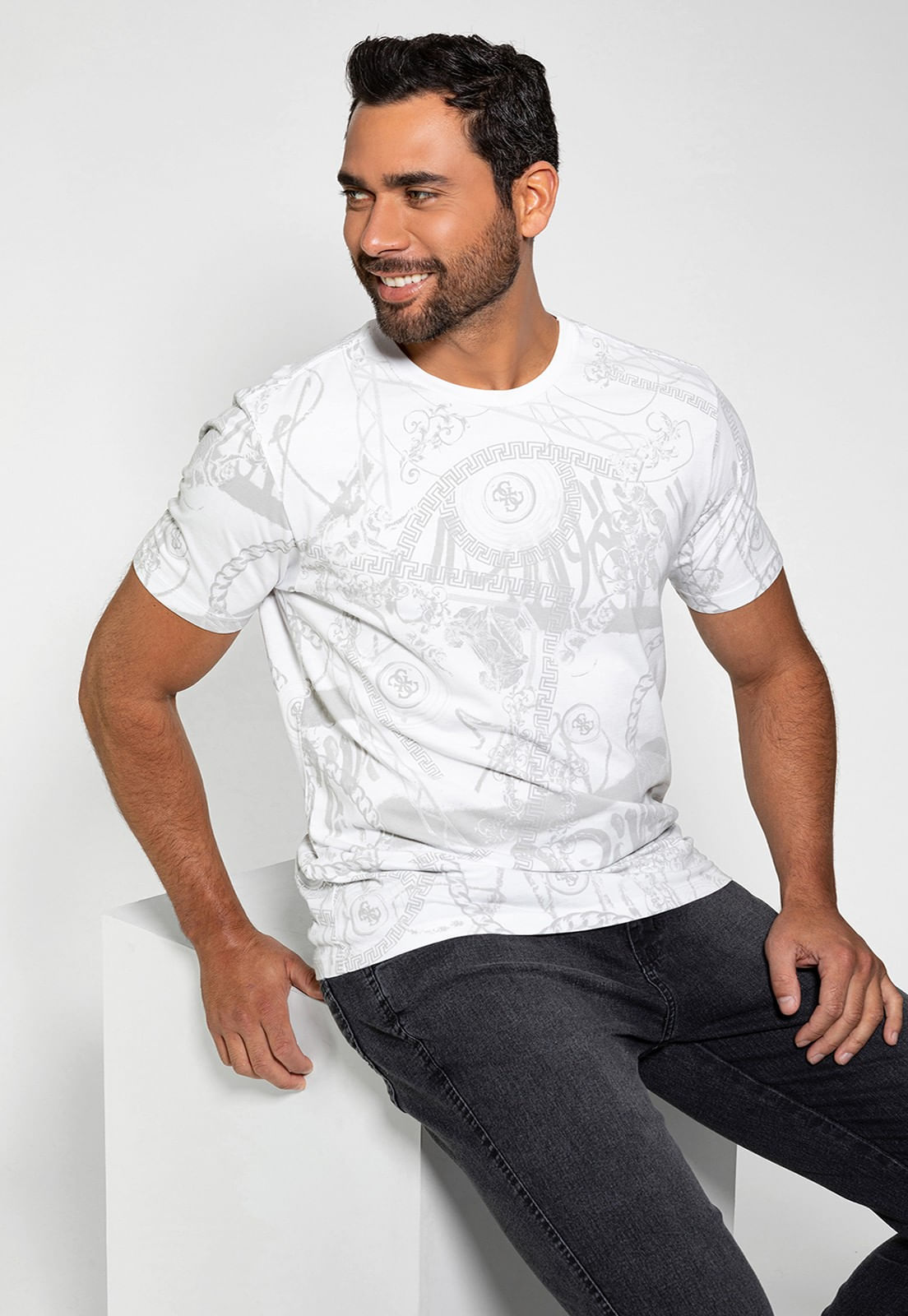 Camiseta Multi Estampa Guess Branco - Imagem 15