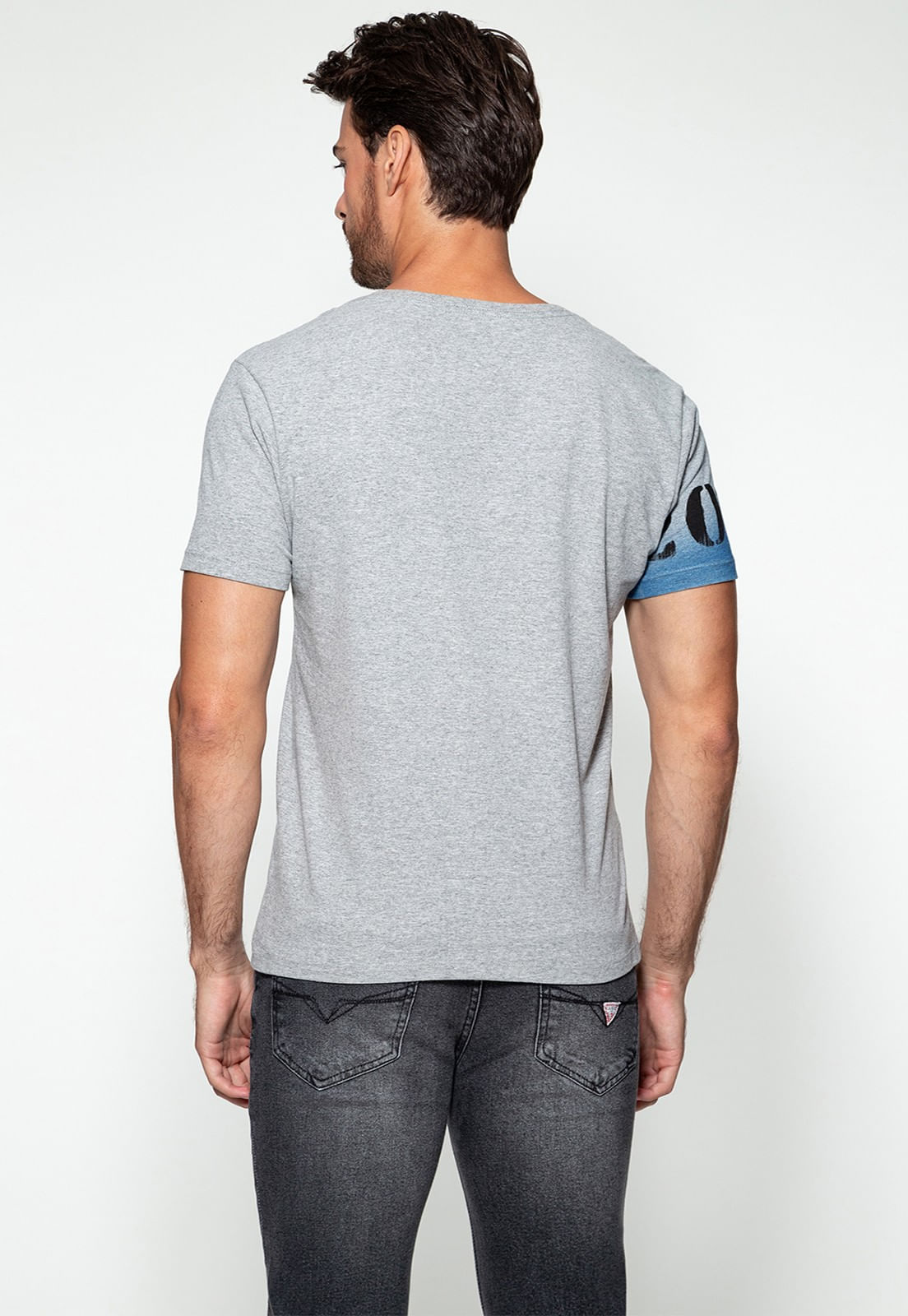 Camiseta Logo 1203 Guess Cinza - Imagem 19