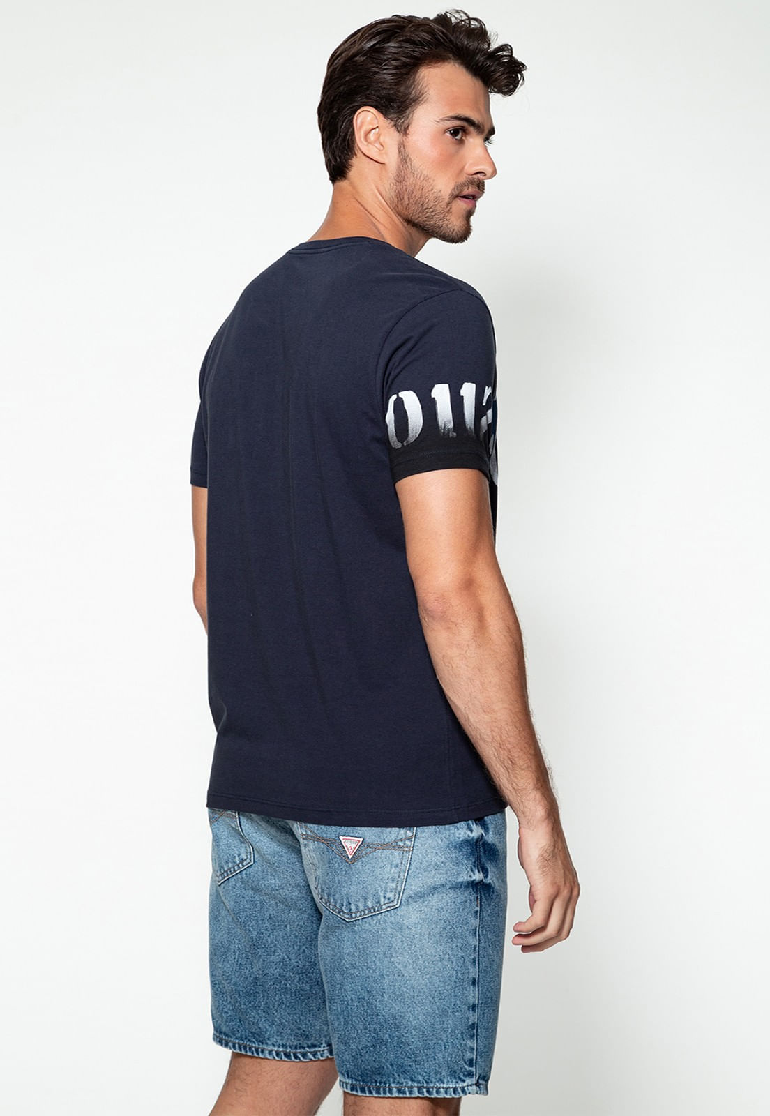 Camiseta Logo 1203 Guess Azul Escuro - Imagem 28