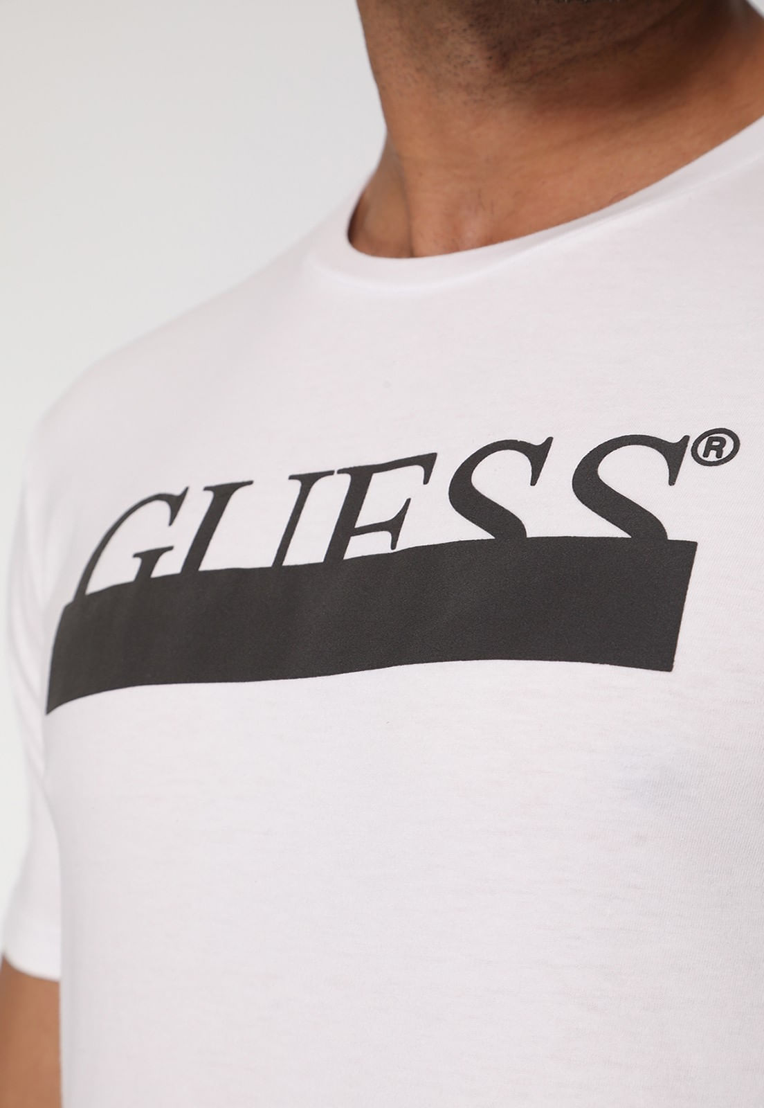 Camiseta Guess Silk Emborrachado Branco - Imagem 13