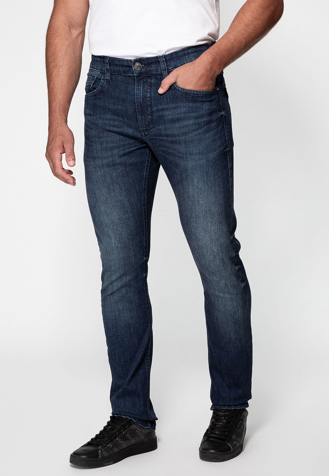 Calça Jeans Slim Tapered Guess Azul Escuro - Imagem 16