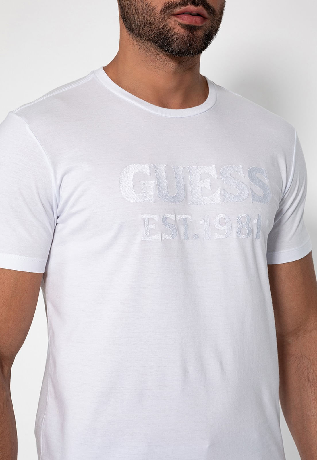 Camiseta Logo Bordado Guess Branco - Imagem 9