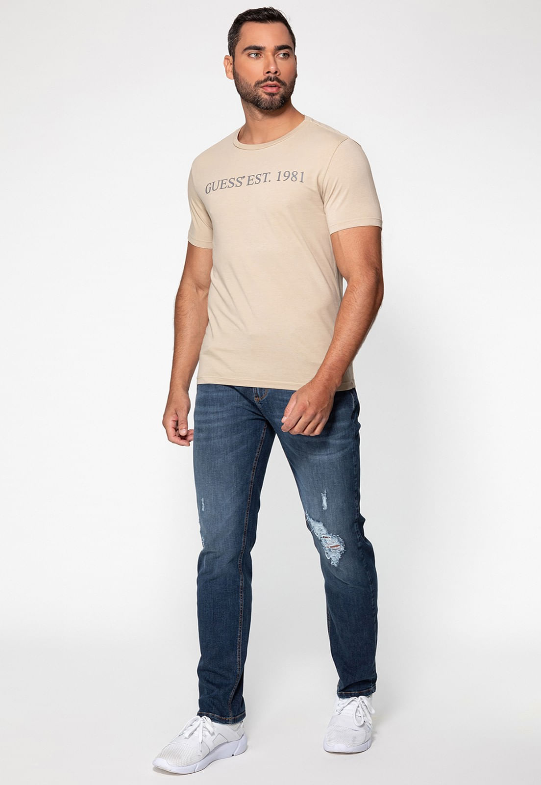 Camiseta Guess Est 1981 Relevo Bege - Imagem 17