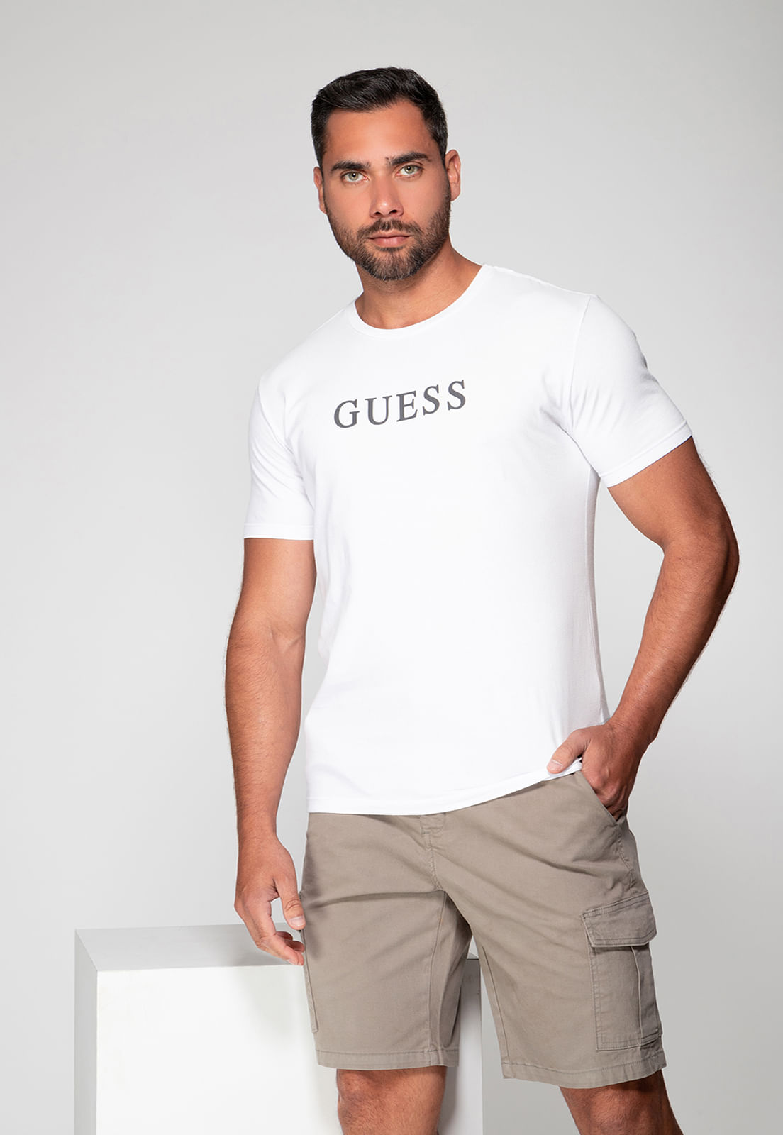 Bermuda Cargo Sarja Guess Verde Claro - Imagem 18
