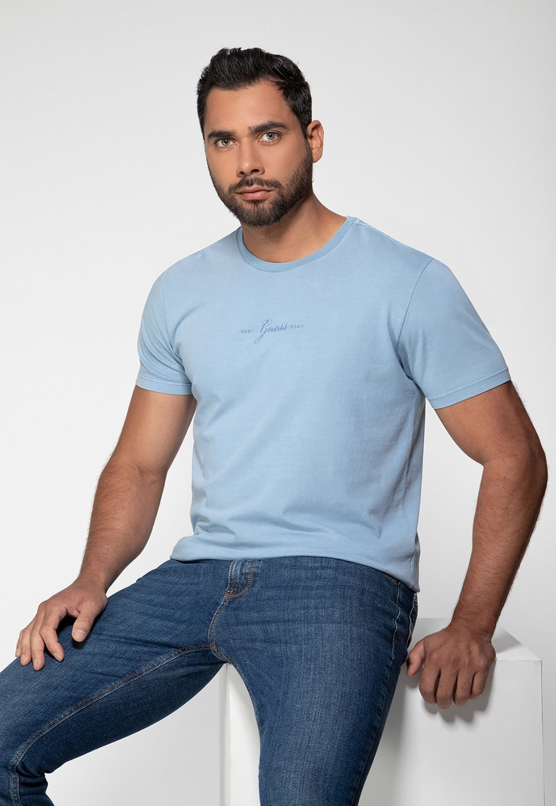 Camiseta 1981 Costas Guess Azul Claro - Imagem 6
