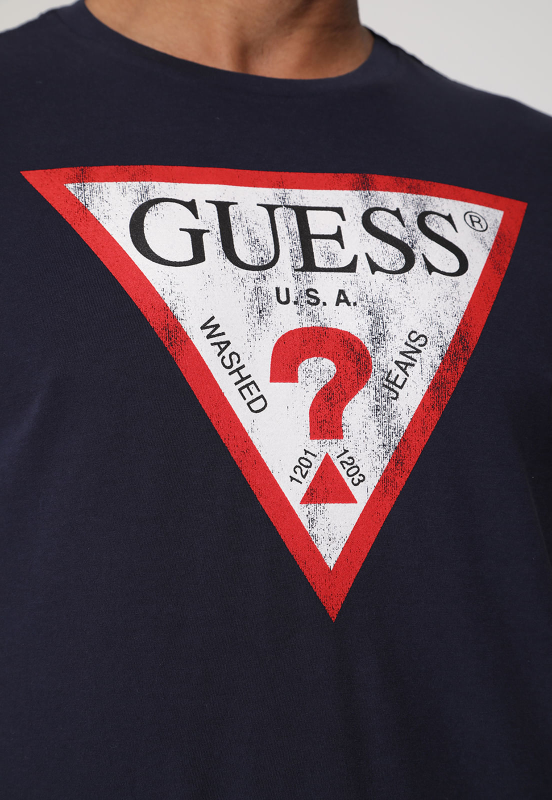 Camiseta Guess Triang Desgastado Azul Escuro - Imagem 7
