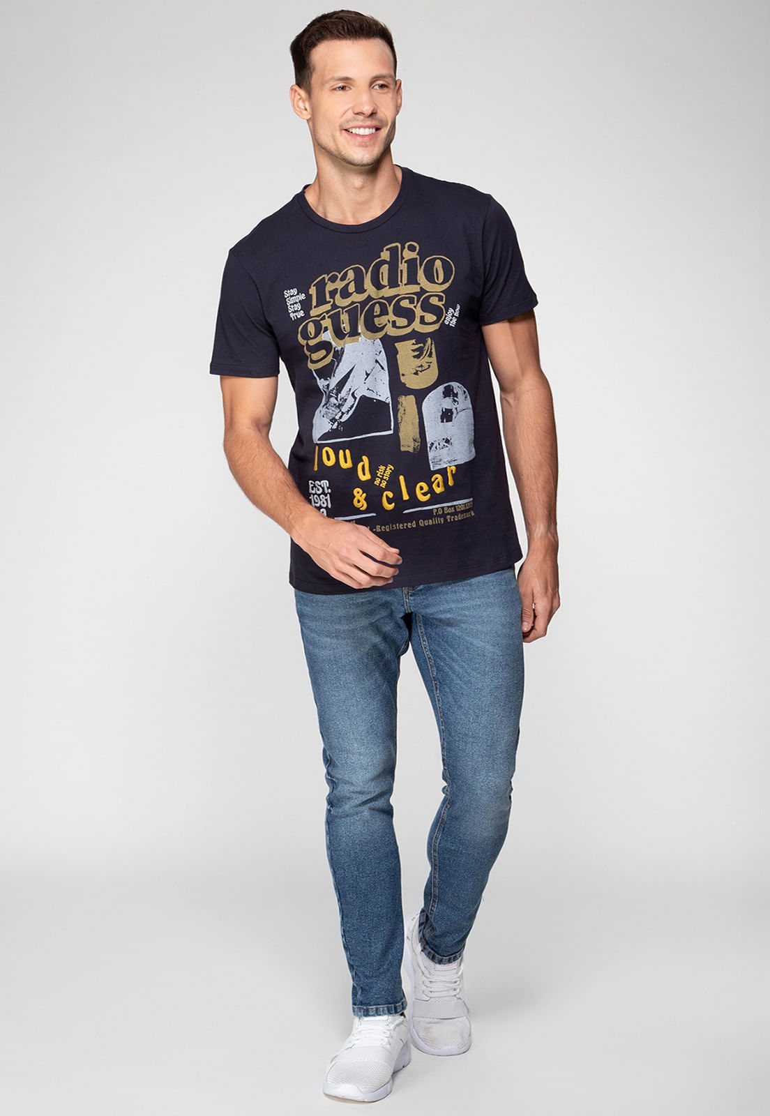 Camiseta Estampada Radio Guess Azul Escuro - Imagem 17