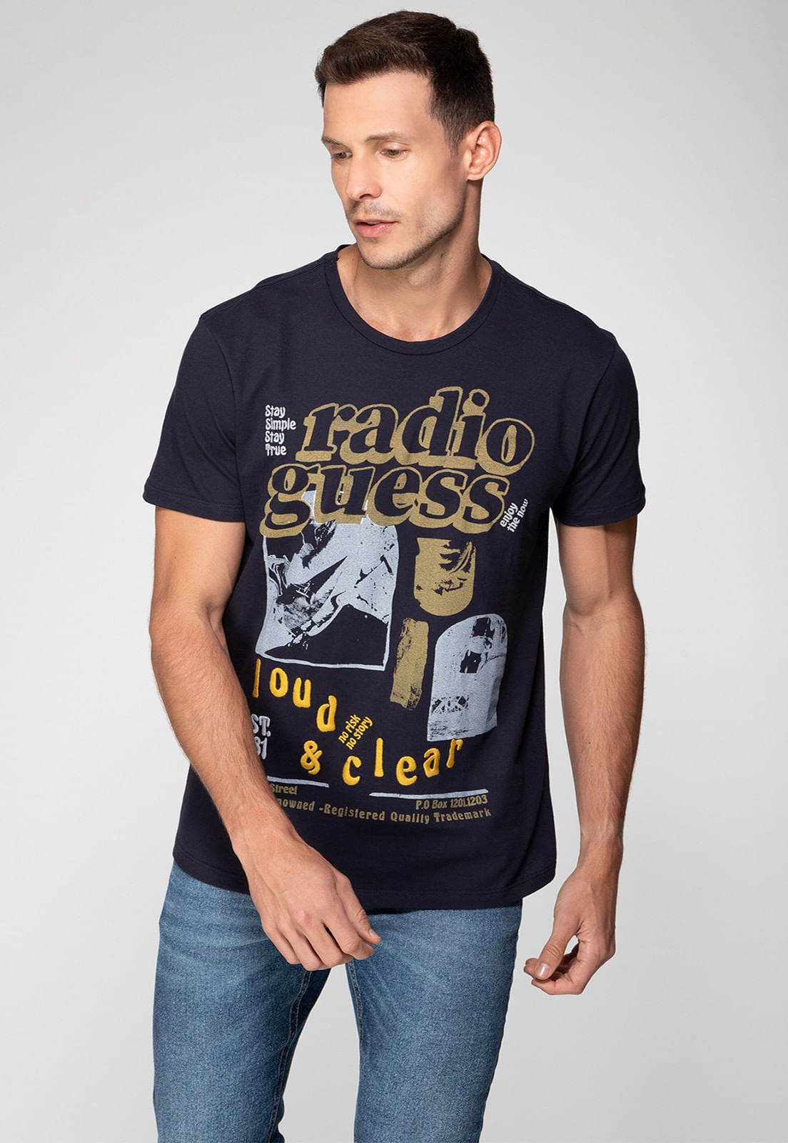Camiseta Estampada Radio Guess Azul Escuro - Imagem 21