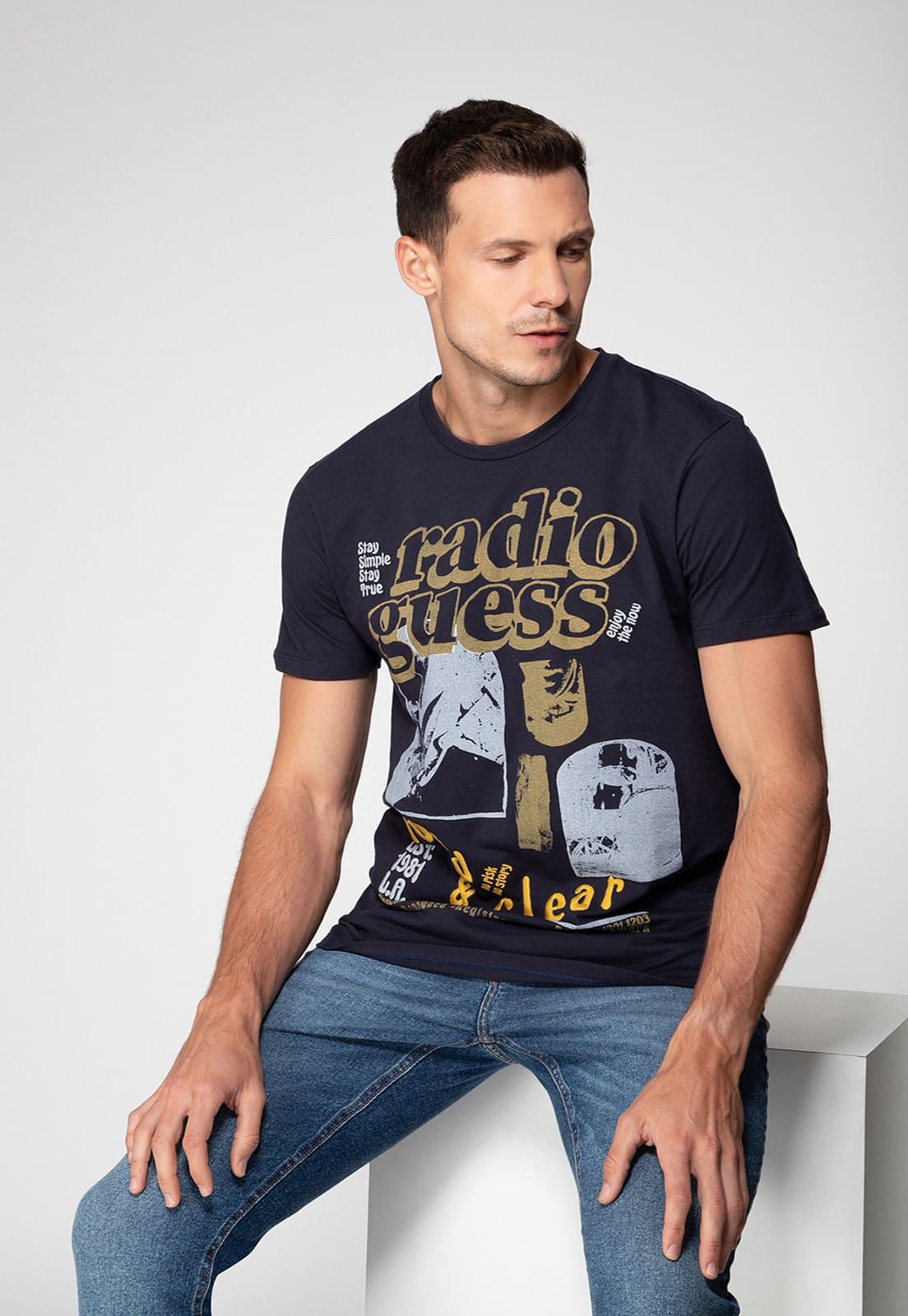 Camiseta Estampada Radio Guess Azul Escuro - Imagem 25