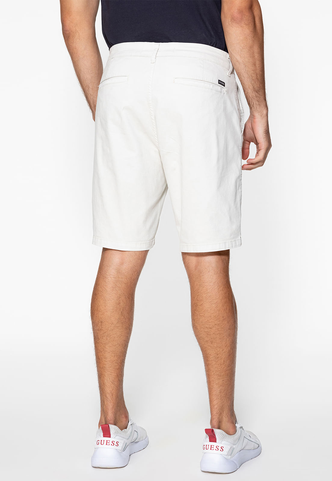 Bermuda Chino Guess Cinza Claro - Imagem 4