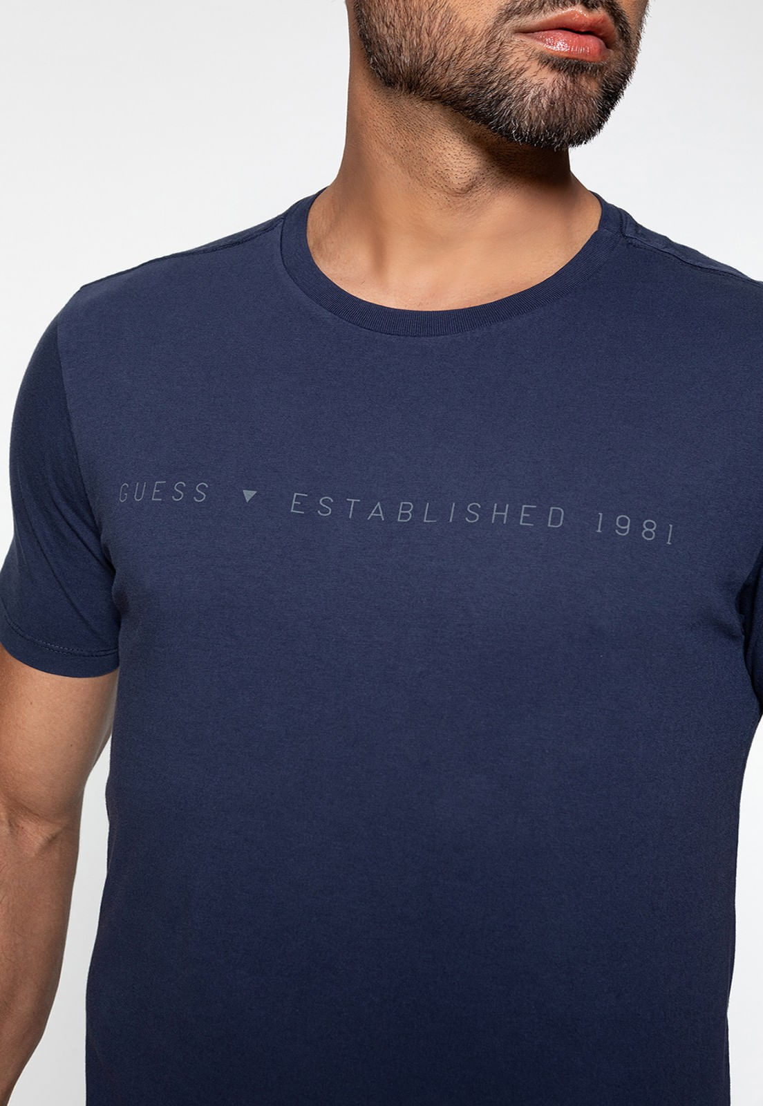 Camiseta Est 1981 Guess Azul Escuro - Imagem 8