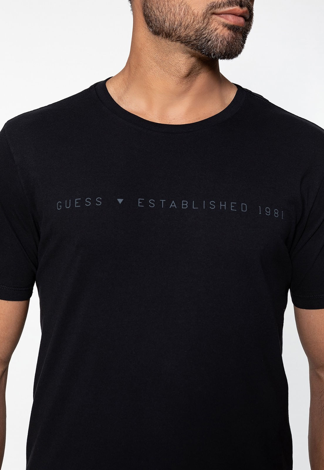 Camiseta Est 1981 Guess Preto - Imagem 3