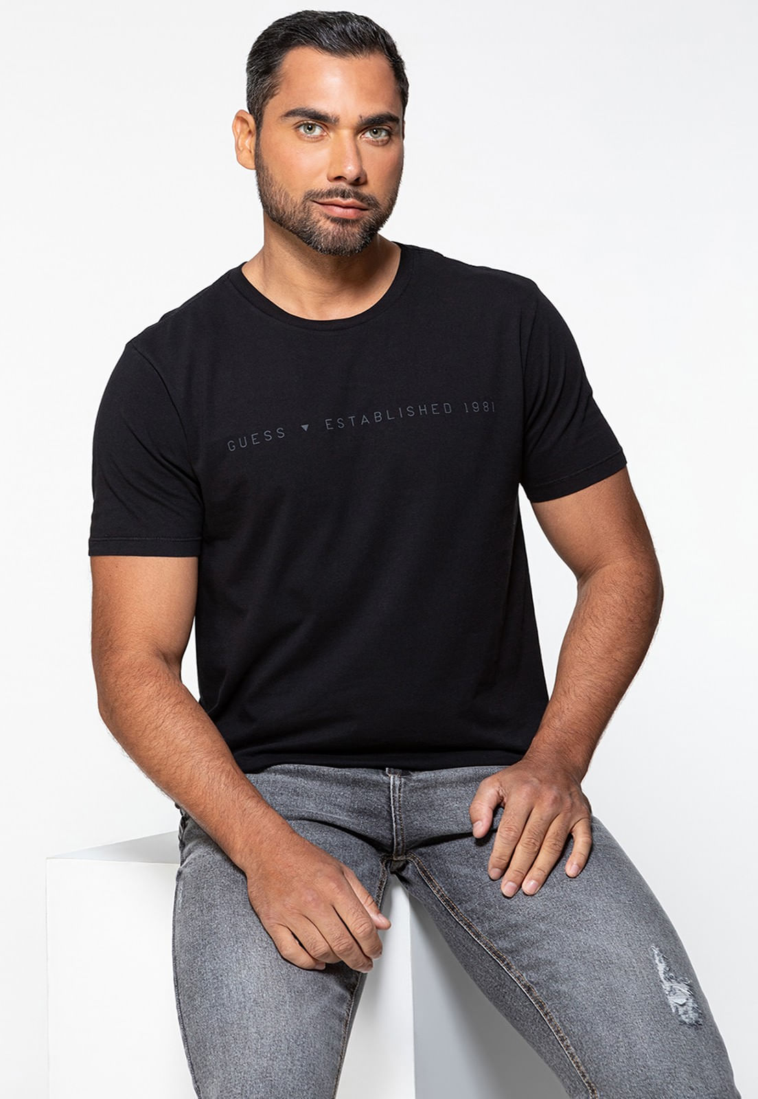 Camiseta Est 1981 Guess Preto - Imagem 5