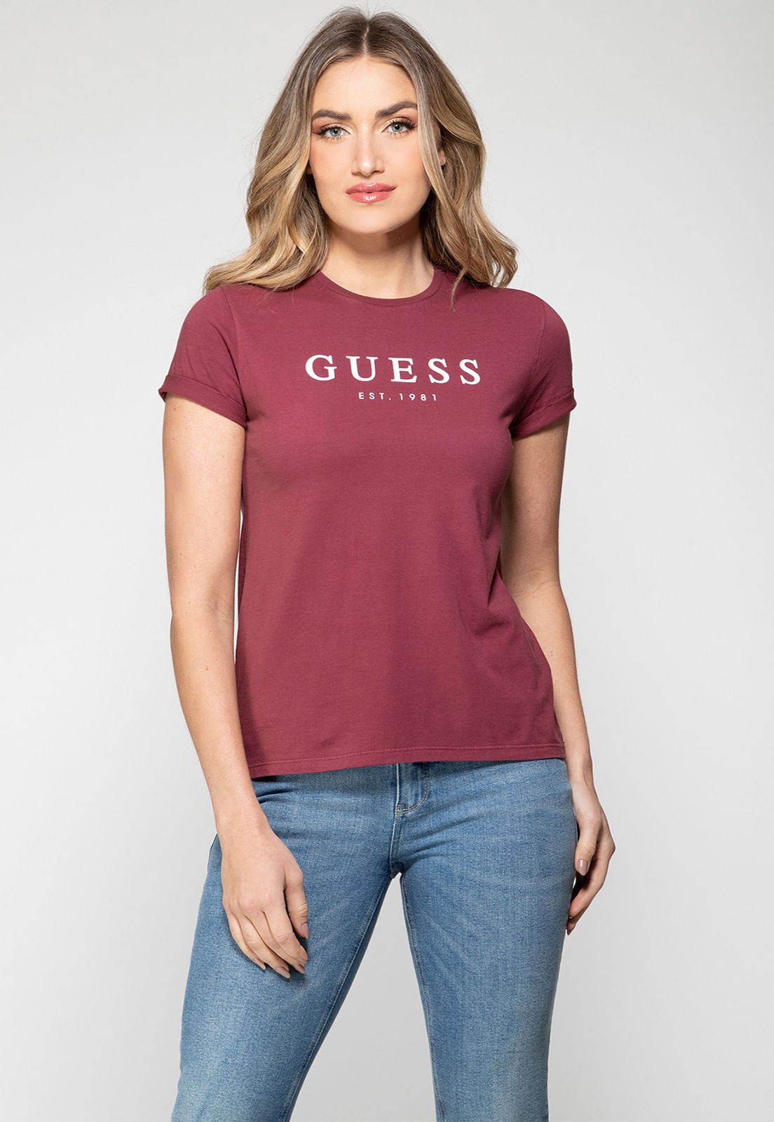 Camiseta Guess Escrita Est. 1981 Vinho