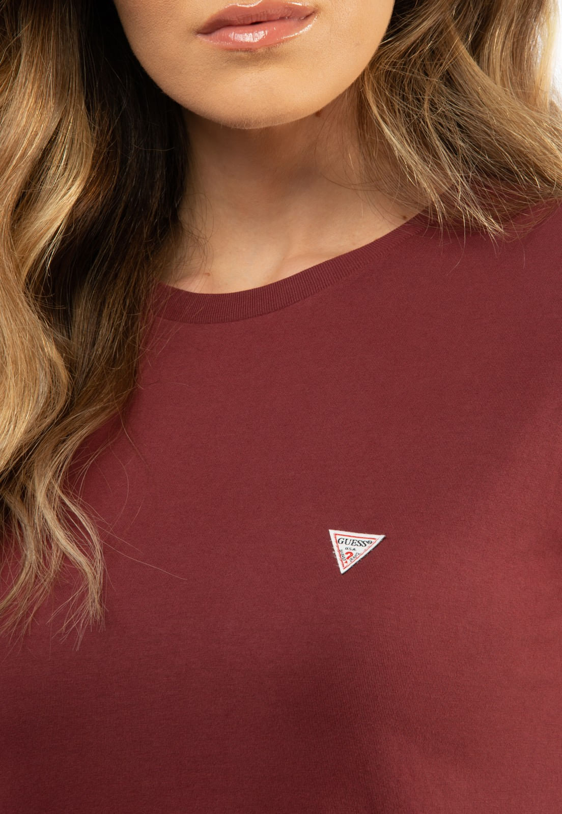 Camiseta Etiqueta Guess Triangulo Vinho - Imagem 7