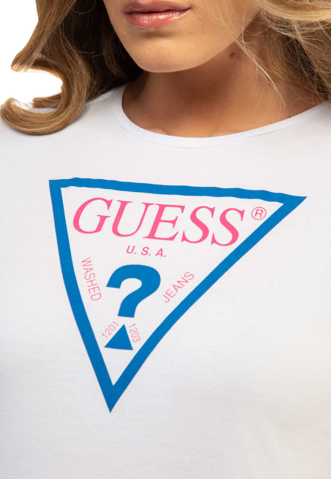 Camiseta Guess Triang Colorido Branco - Imagem 19