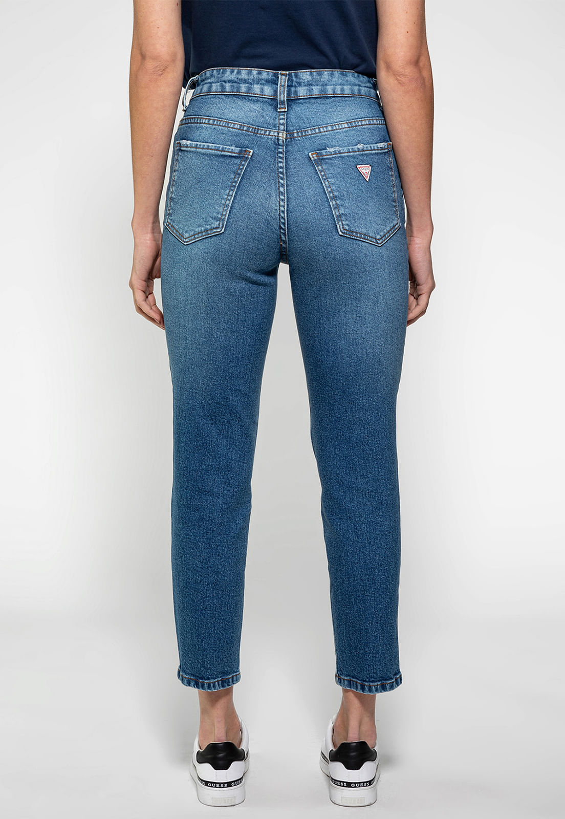 Calça Mom Jeans Puídos Fit Guess Azul - Imagem 76