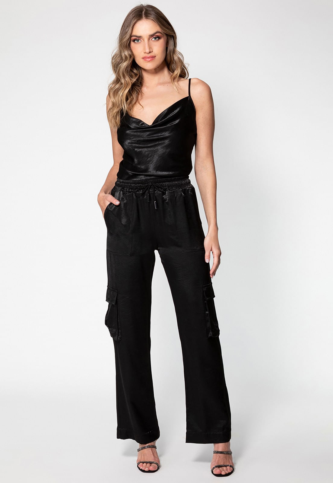 Calça Cargo Cetim Guess Preto - Imagem 16
