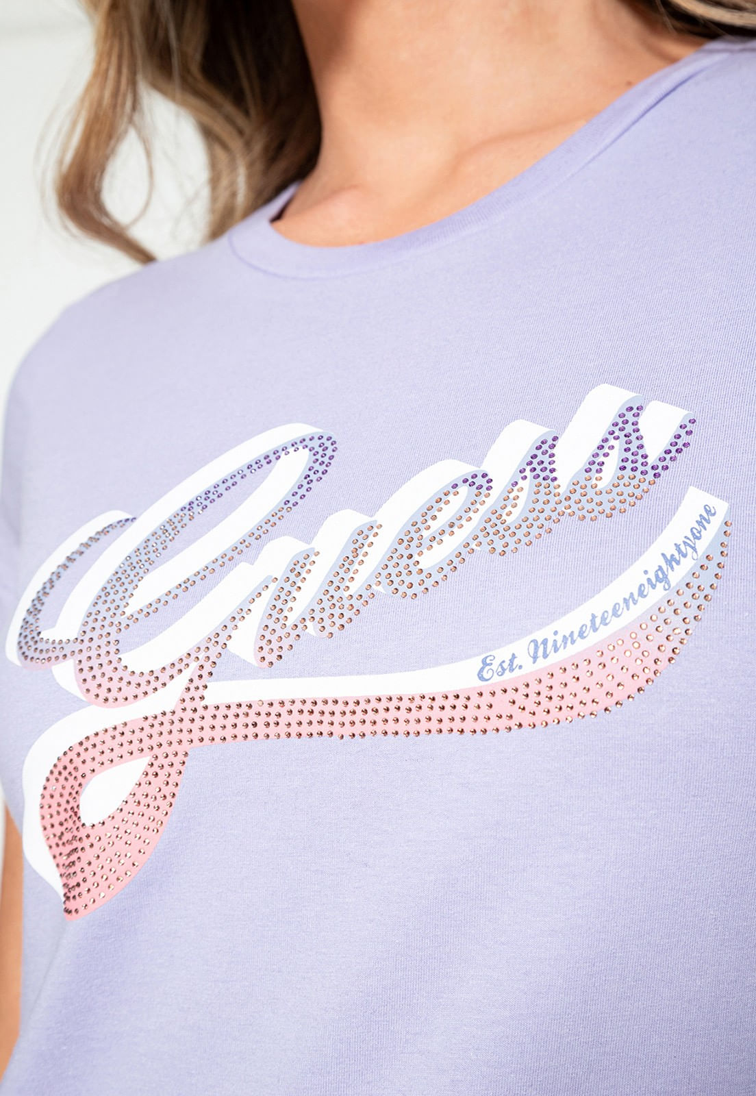 Camiseta Logo Guess Brilhos Lilás - Imagem 18