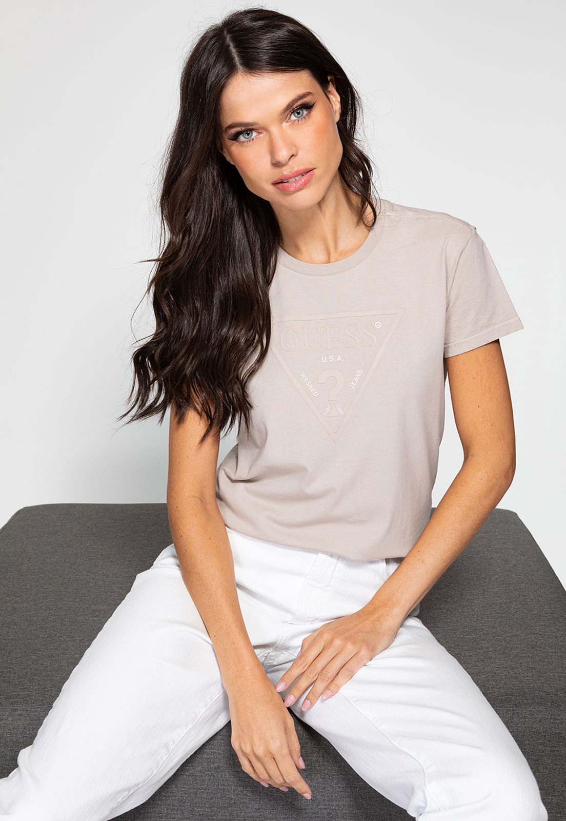 Camiseta Triangulo Fusionado Guess Bege - Imagem 25