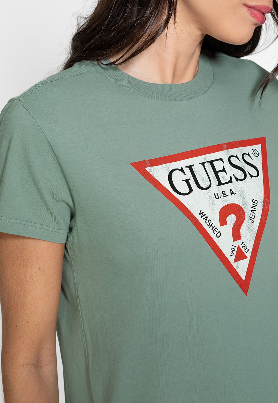Camiseta Guess Triang Trad Desgastado Verde Claro - Imagem 64