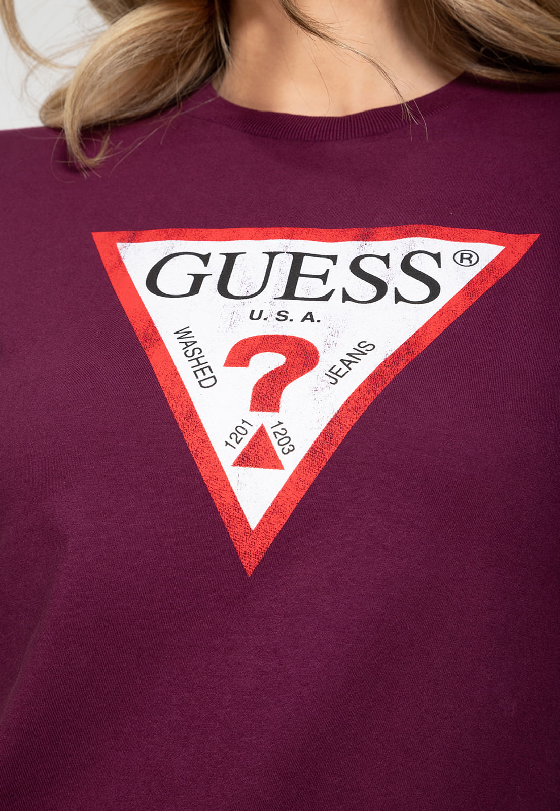 Camiseta Guess Triang Trad Desgastado Uva - Imagem 10