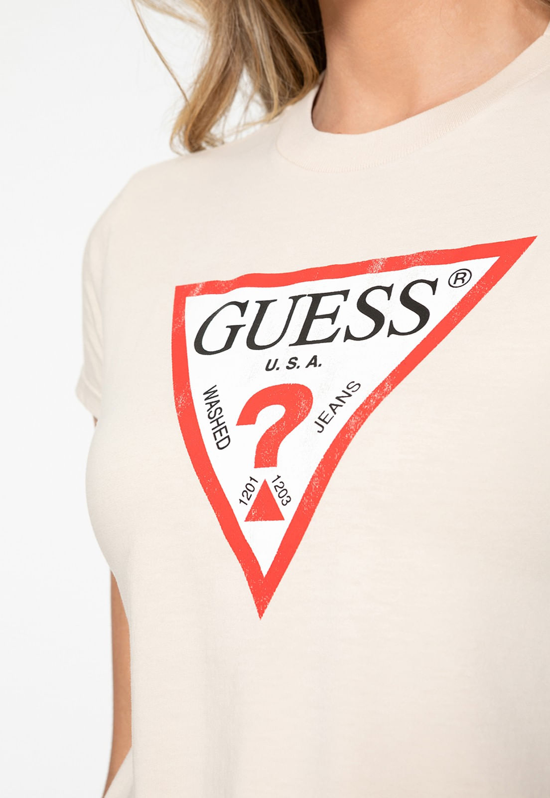 Camiseta Guess Triang Trad Desgastado Bege - Imagem 68
