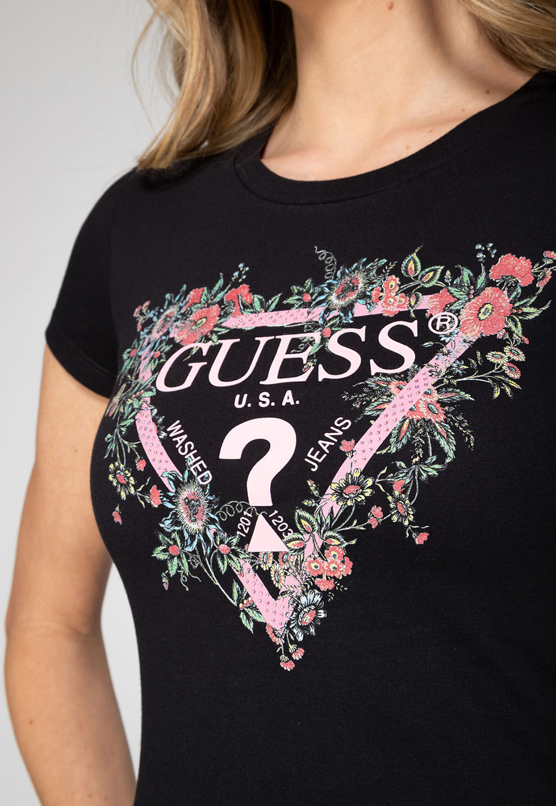 Camiseta Logo Triângulo Flores Preto - Imagem 3