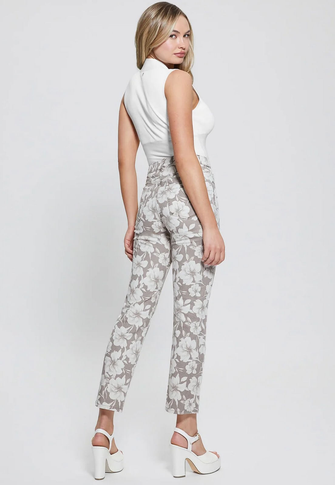 Calça Sarja Reta Flower Bege - Imagem 10