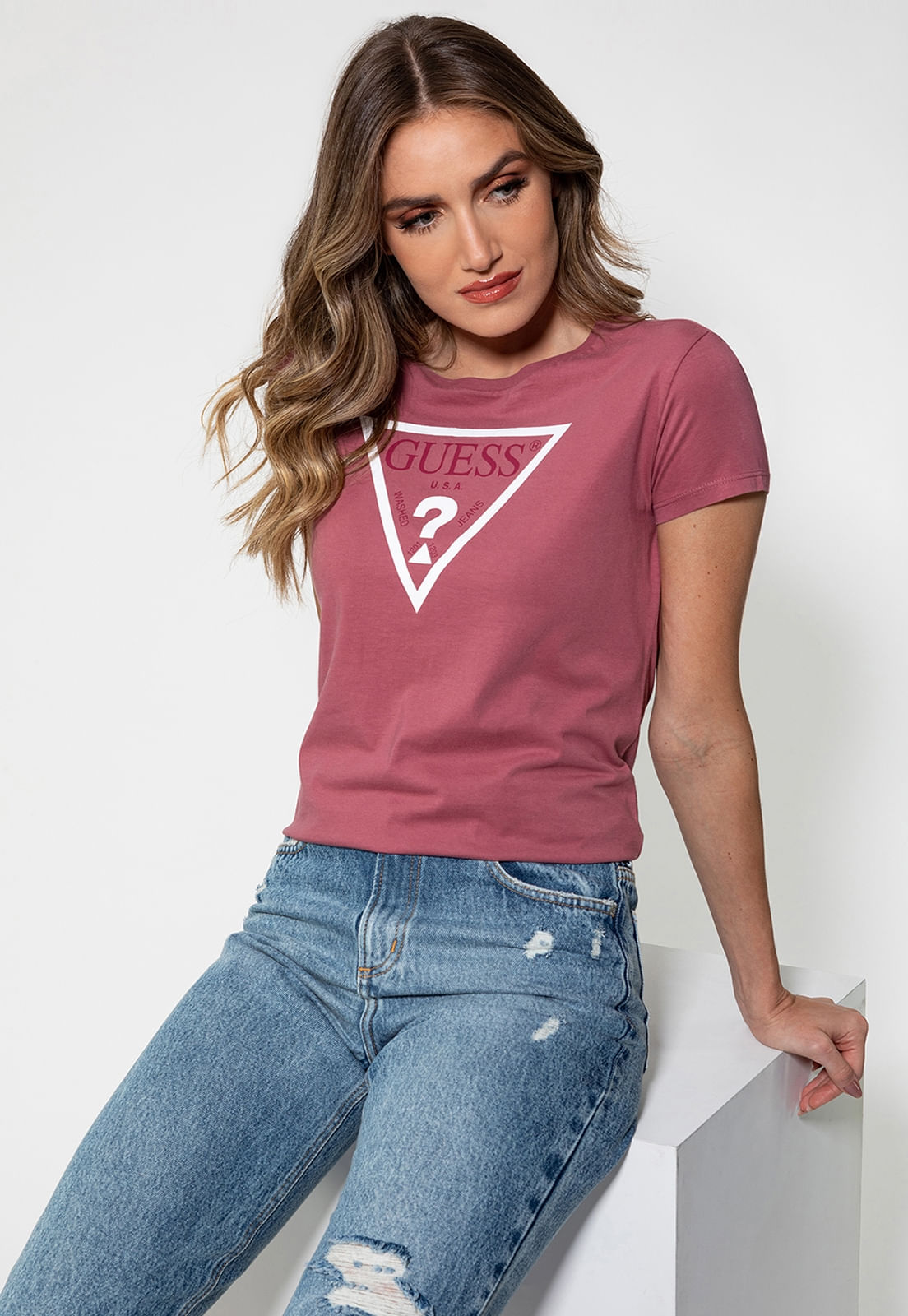 Camiseta Silk Logo Triangulo Guess Vinho - Imagem 4