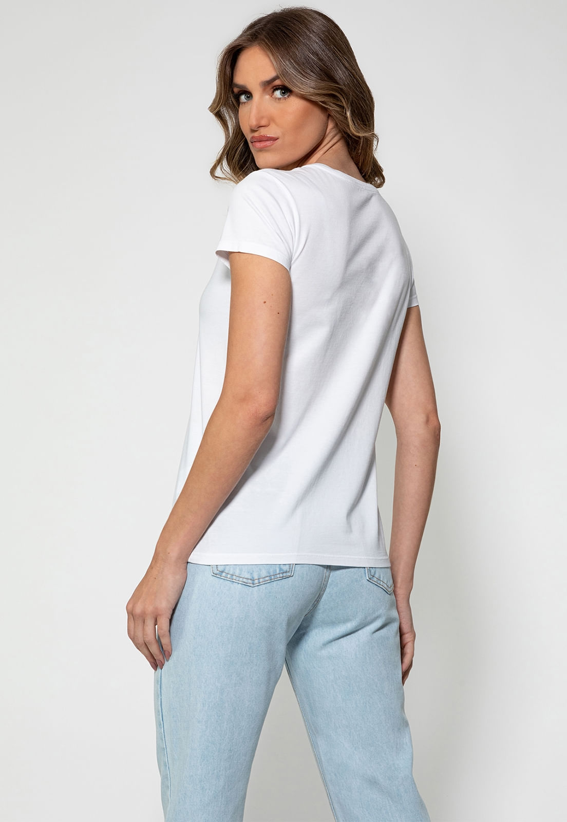 Camiseta Silk Logo Triangulo Guess Branco - Imagem 8