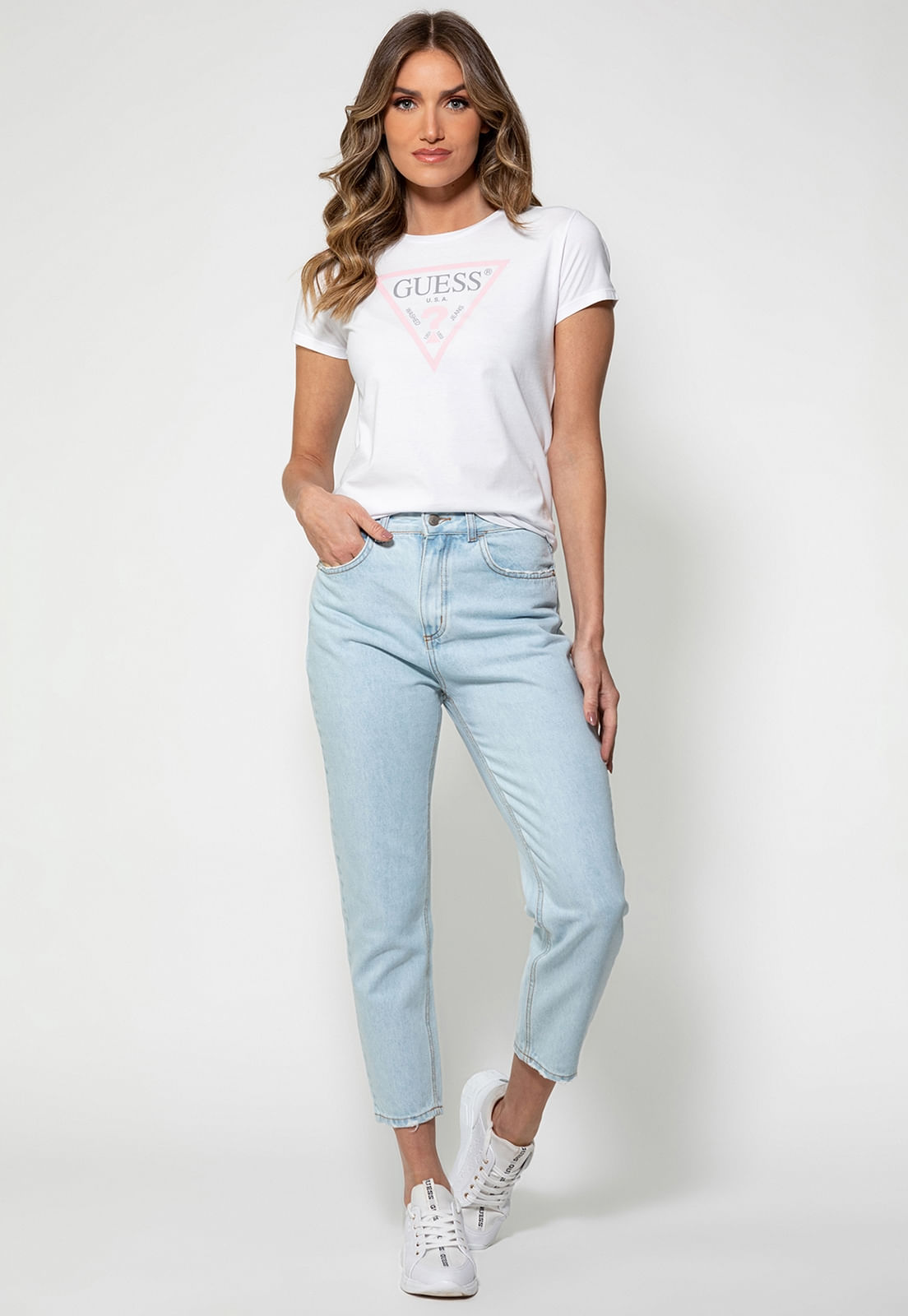 Camiseta Silk Logo Triangulo Guess Branco - Imagem 17
