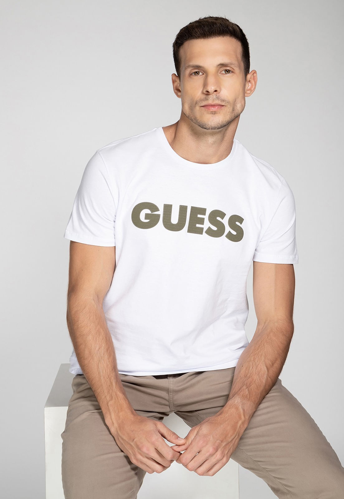 Camiseta Silk Guess Emborrachado Branco - Imagem 24