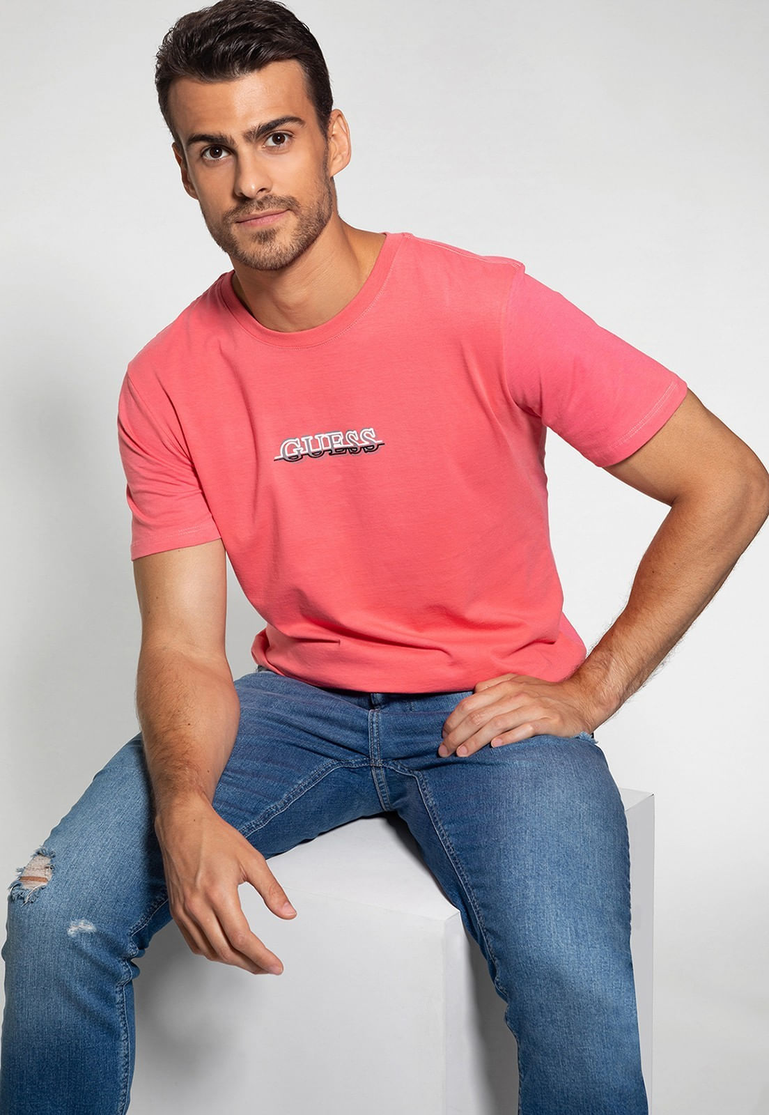 Camiseta Silk Emborrachado Guess Salmão - Imagem 20
