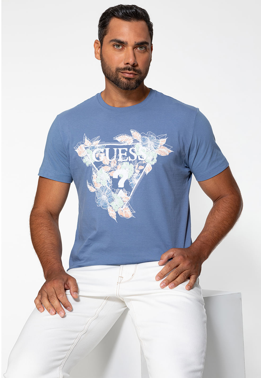Camiseta Guess Triângulo Floral Bordado Azul Claro - Imagem 23