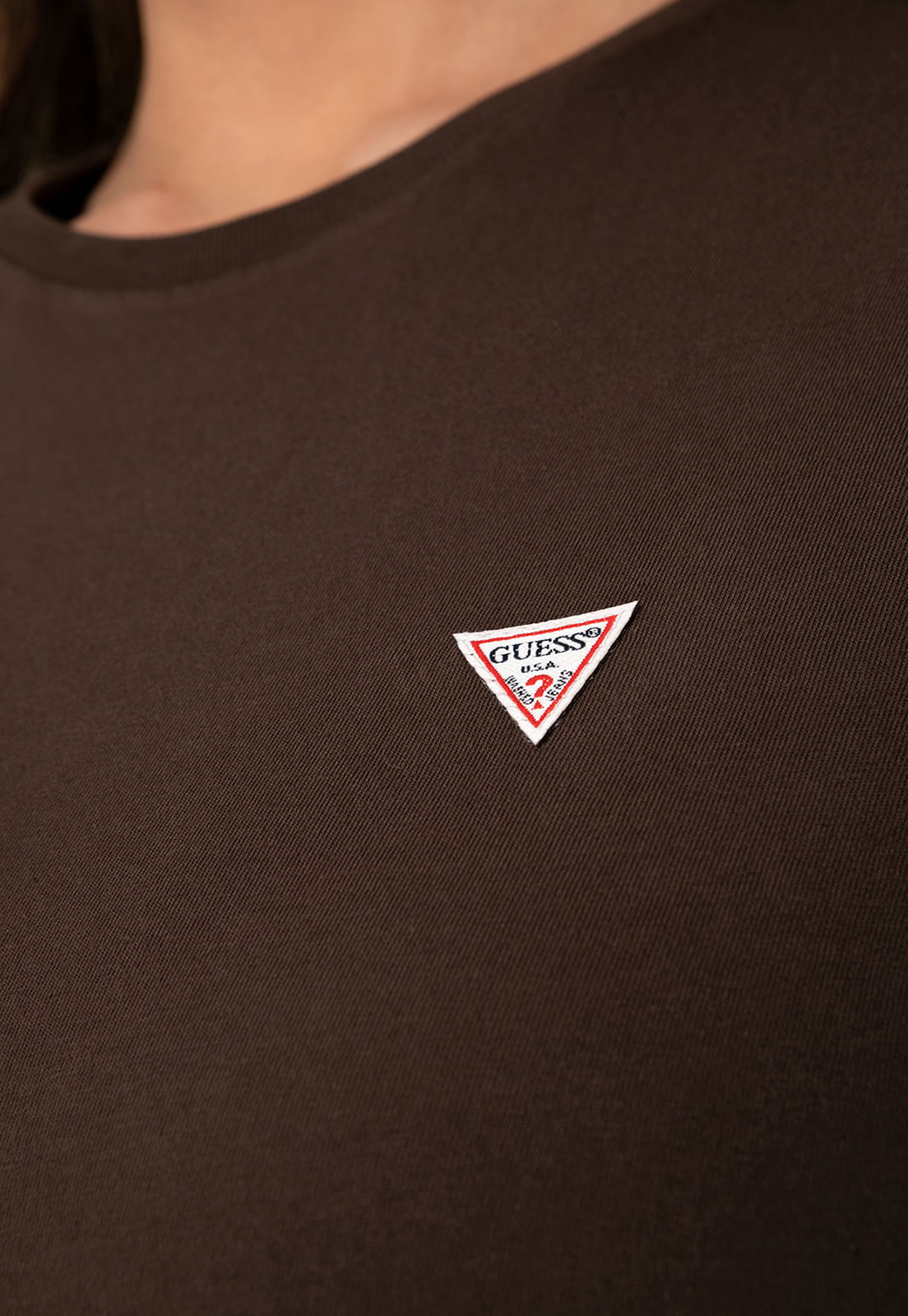 Camiseta Etiqueta Guess Triangulo Marrom - Imagem 15