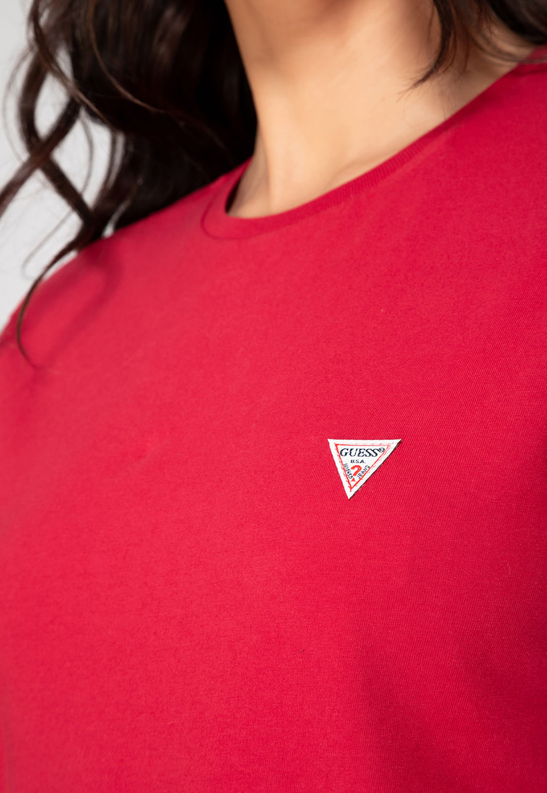 Camiseta Etiqueta Guess Triangulo Vermelho - Imagem 18