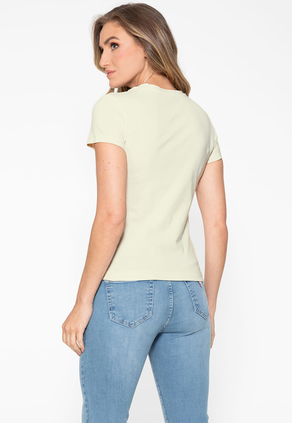 T-shirt Guess Triang Flores Hotfix Bege - Imagem 4