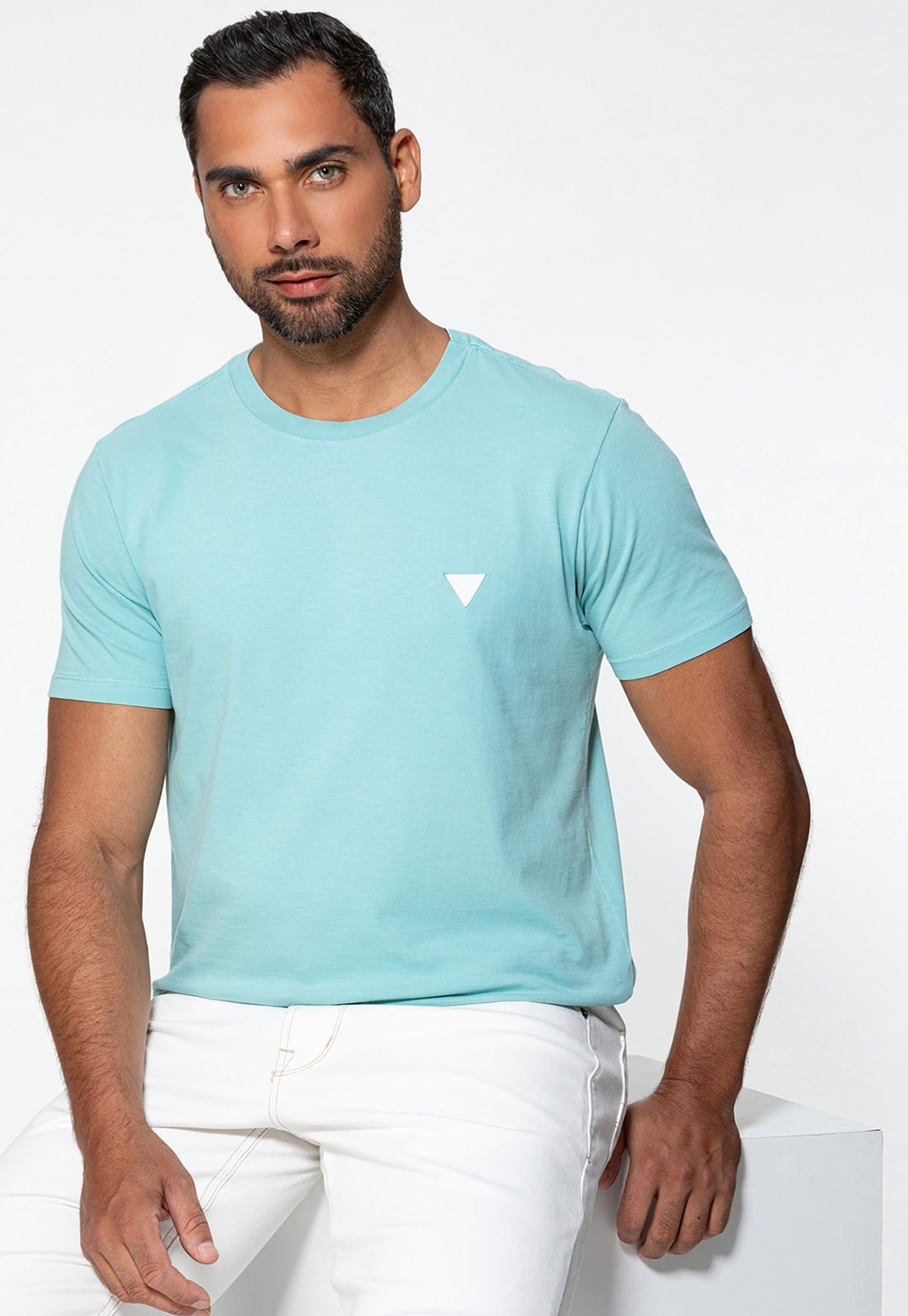 Camiseta Triângulo Emborrachado Guess Azul Claro - Imagem 38