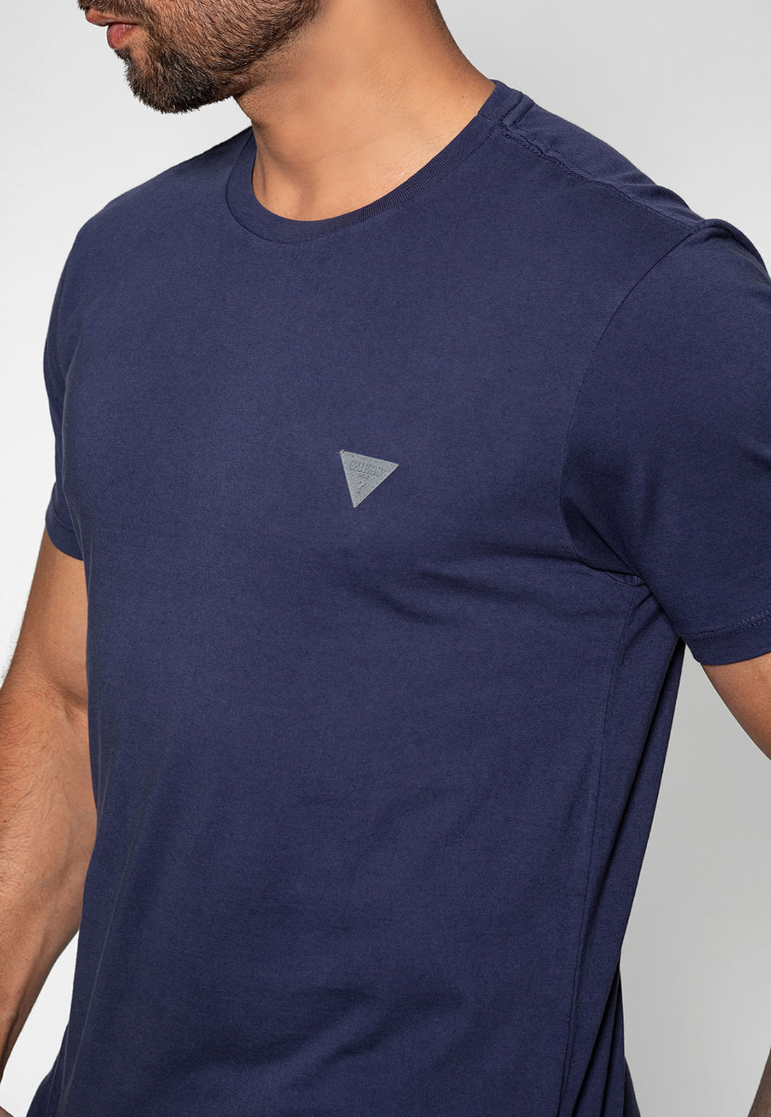 Camiseta Triângulo Emborrachado Guess Roxo - Imagem 43