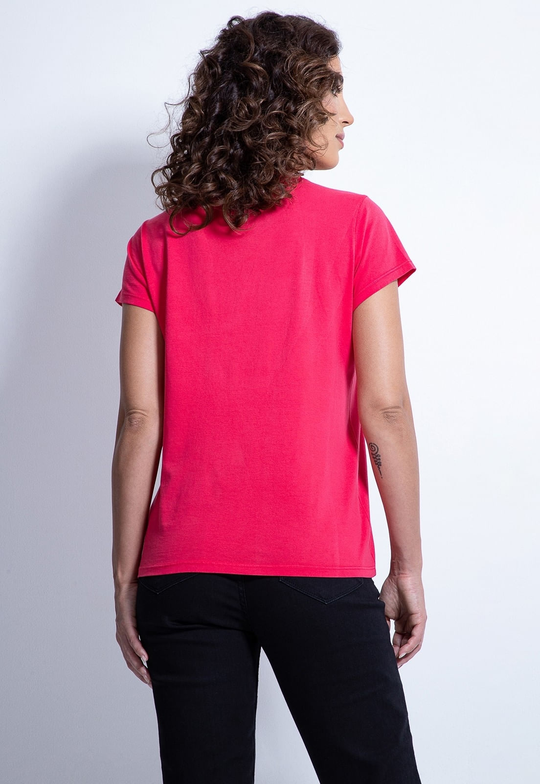 Camiseta Silk Logo Triangulo Guess Vermelho - Imagem 20