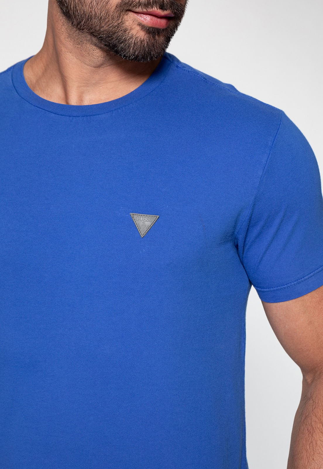 Camiseta Triângulo Emborrachado Guess Azul - Imagem 9