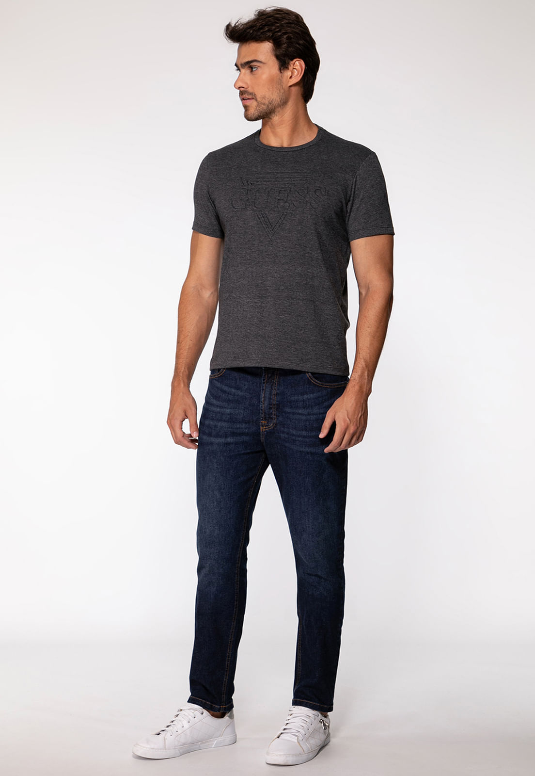 Camiseta Logo Embossed Cinza Escuro - Imagem 17